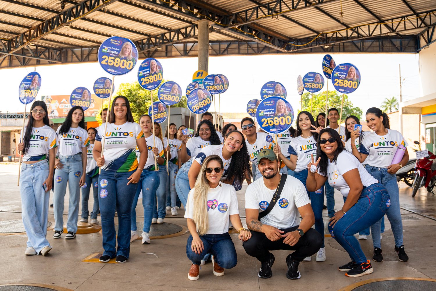 Equipe de rua da campanha da Dra. &Acirc;ngela da FACIT